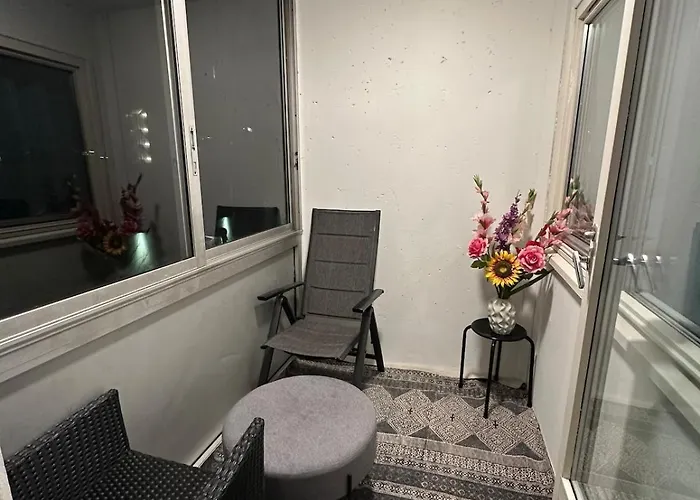 Apartment Bright And Modern Three-room With Balcony *
